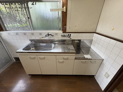 窓付きキッチンで換気しやすくオススメです！