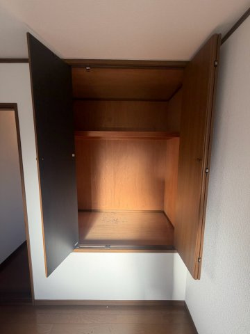 芝生町2丁目戸建の収納