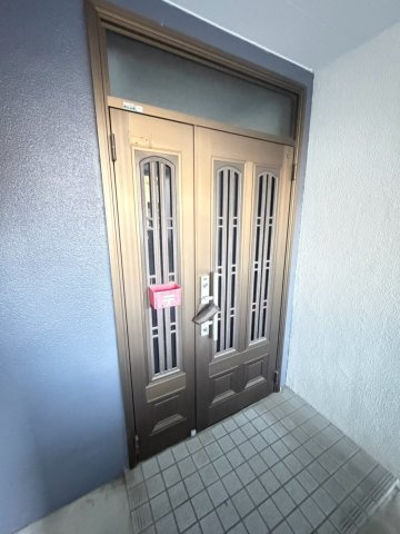 芝生町2丁目戸建のエントランス