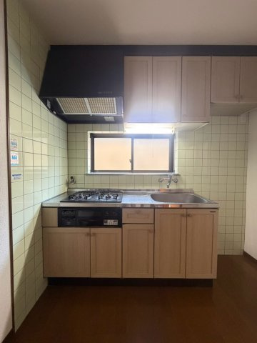 芝生町2丁目戸建のキッチン