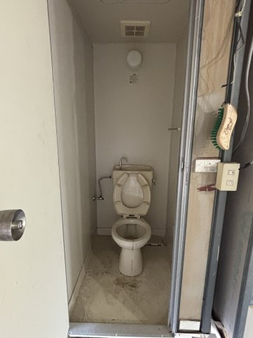 エイト摂津倉庫のトイレ