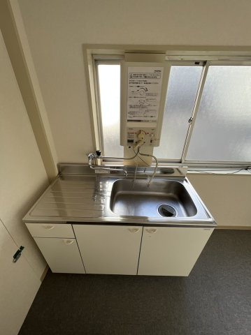 エイラ信濃橋ビルのキッチン