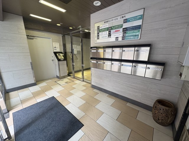 東本町センタービルのエントランス