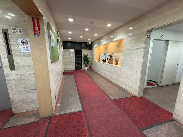 サンコービル船場のロビー