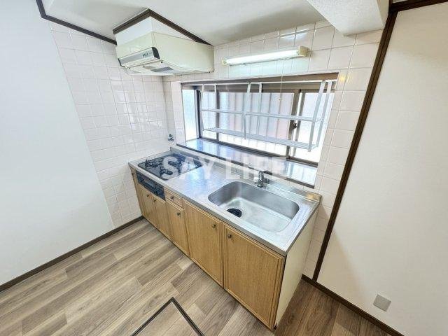 亀井町テラスハウスのキッチン