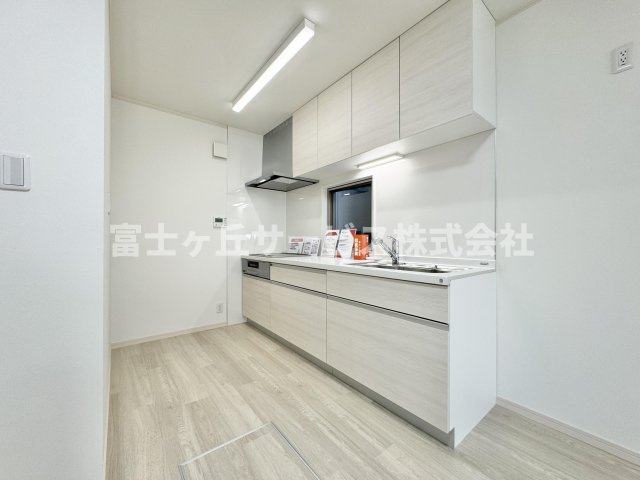 【キッチン】 | 静岡市清水区高橋6丁目 中古戸建て | キッチン全体です