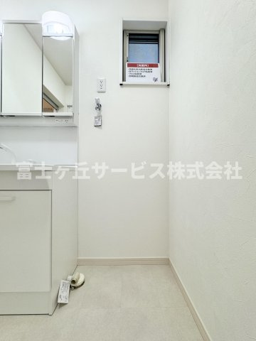 【ランドリースペース】 | 静岡市清水区高橋6丁目 中古戸建て | 洗濯機置き場です