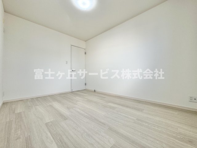 【子供部屋】 | 静岡市清水区高橋6丁目 中古戸建て | 子供部屋としても使える洋室です