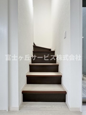 【その他】 | 静岡市清水区高橋6丁目 中古戸建て | 階段です