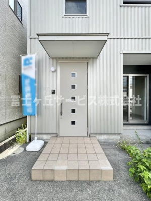 【エントランス】 | 静岡市清水区高橋6丁目 中古戸建て | エントランスです