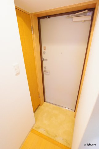 URBAN FLATS江坂　仲介手数料無料の玄関
