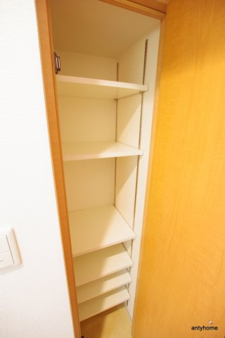 URBAN FLATS江坂　仲介手数料無料の収納