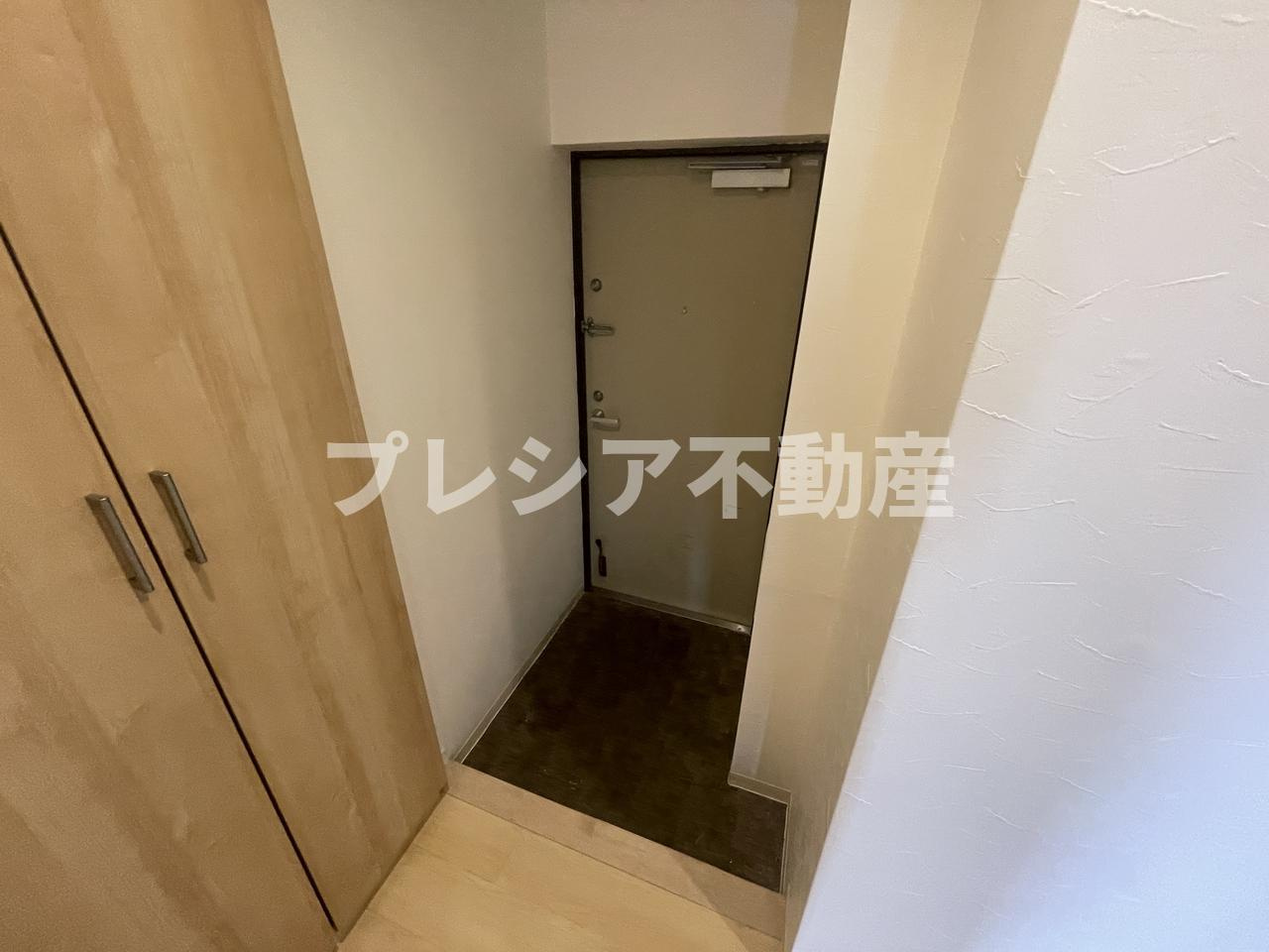 甲子園東行マンションの玄関