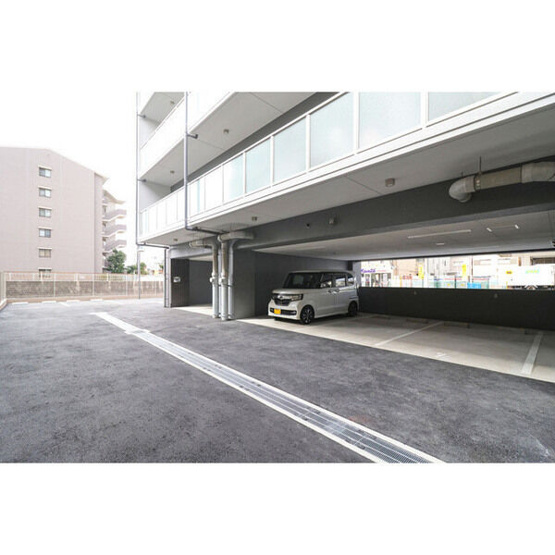 【駐車場】 | アドバンス大阪クラージュ
