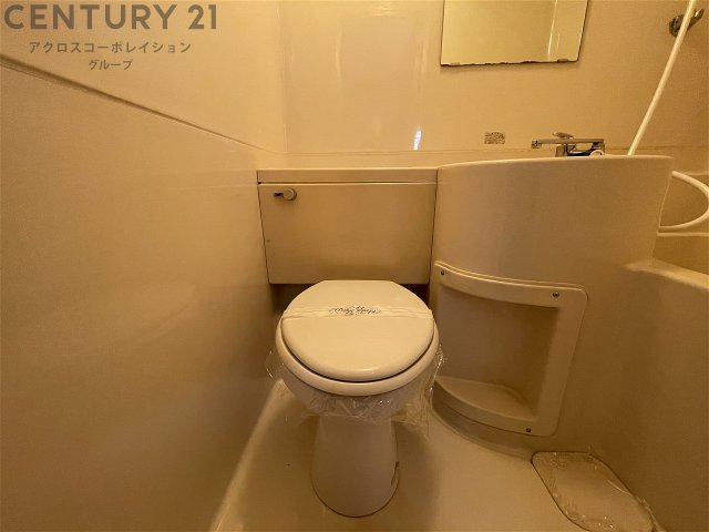 コンパクトで使いやすいトイレです