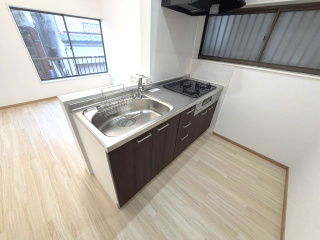 一之江1-16-17戸建のキッチン