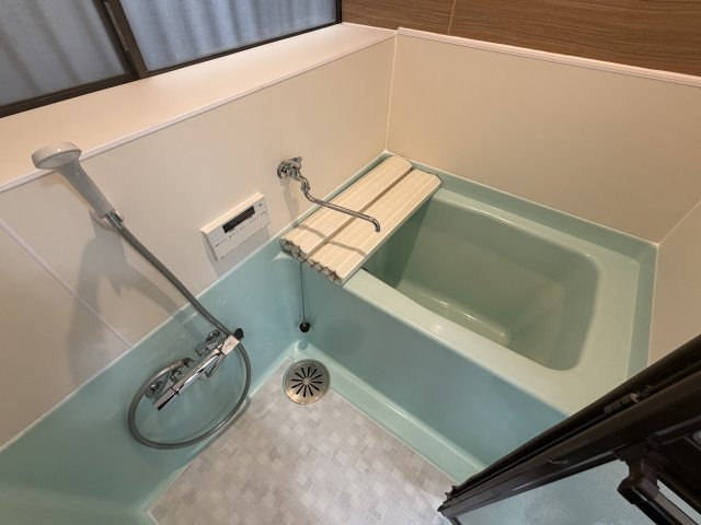 一之江1-16-17戸建の浴室