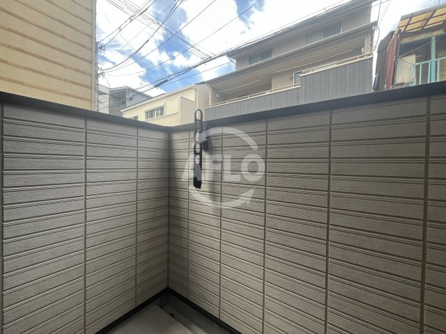 ヴェルメゾン三津屋中の洋室