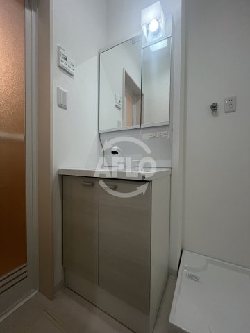ヴェルメゾン三津屋中の独立洗面台