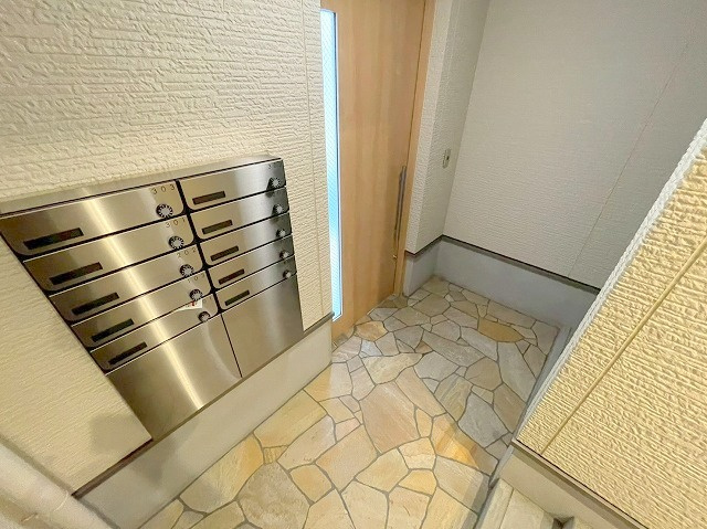 フジパレス西淡路Ⅱ番館のロビー