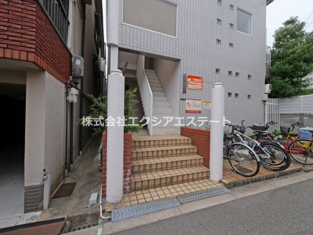 メゾン住吉大社のエントランス