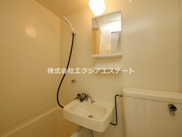 メゾン住吉大社の洗面所