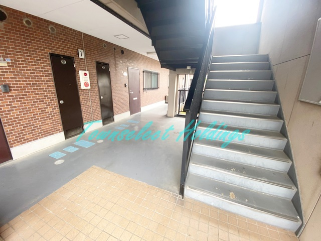 藤沢市善行６丁目の賃貸マンションのエントランス