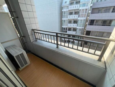 S-CREA御堂筋本町のバルコニー