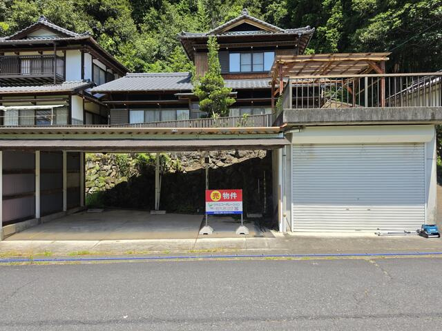瑞浪市日吉町の駐車場