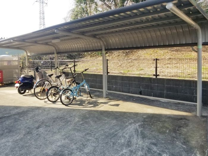 サンライズⅡ番館のその他共用部分|駐輪場に自転車も停められます♪