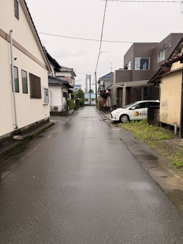 八女市亀甲売地の前面道路含む現地写真