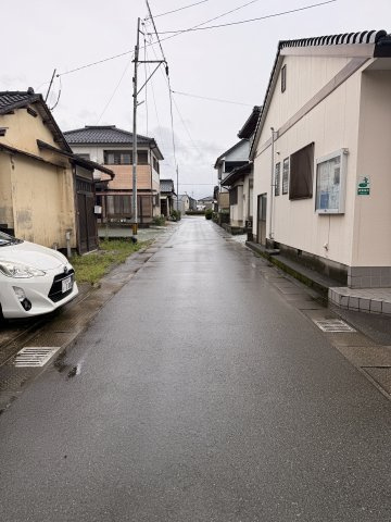 八女市亀甲売地の前面道路含む現地写真
