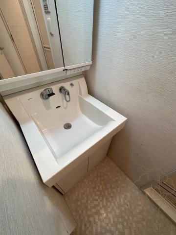 アドバンス東梅田アクシスの独立洗面台