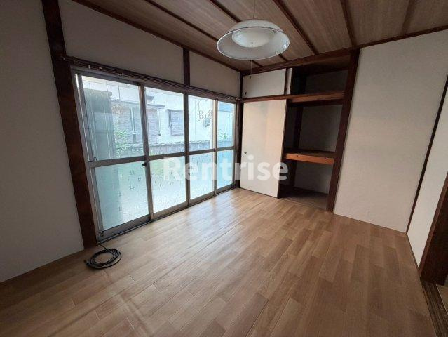 木賀本郷町南戸建ての居間・リビング