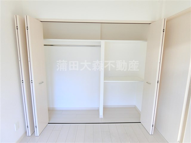 TTINOティーノ多摩川の収納|壁一面2メートル近くある寝室クローゼット