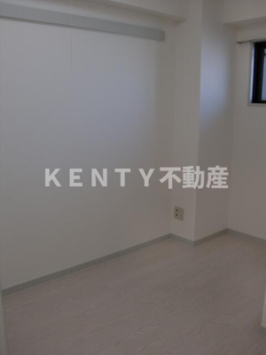 【寝室】 | アビタート蒲田 | 広くて明るい寝室