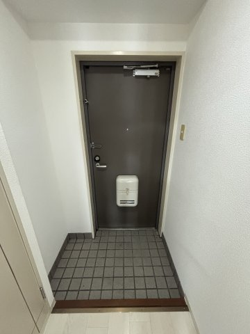 MAISON KOUMUの玄関|収納もある玄関です