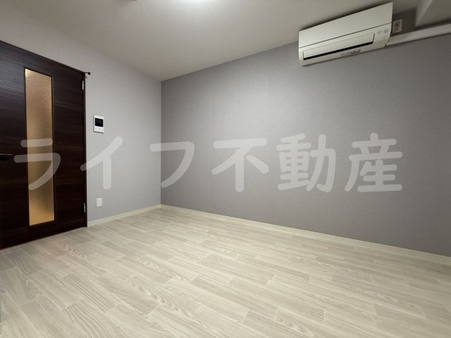 GOTTS大今里の内装|明るい色調の室内です