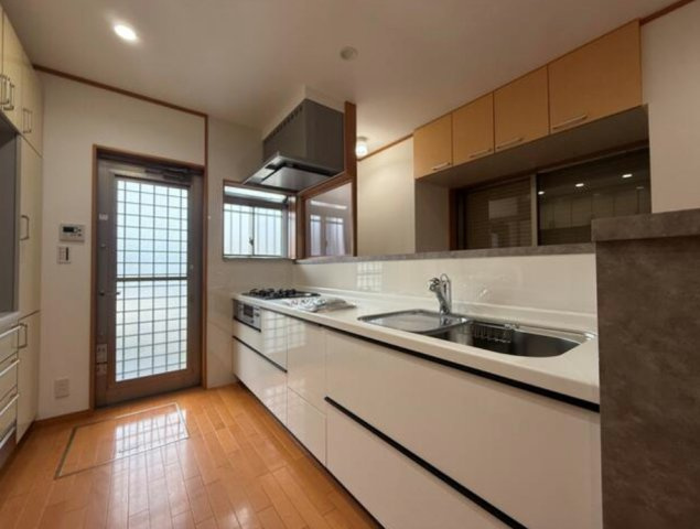 知多市八幡字堀切　中古戸建【GRAFARE REUSE HOUSE】のキッチン