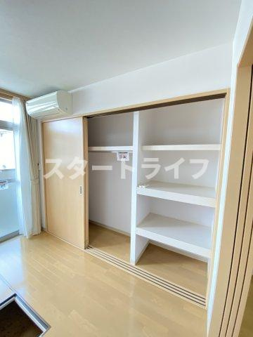 大阪市淀川区西宮原１丁目の賃貸マンションの収納