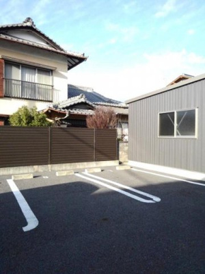 【駐車場】 | エマージュ　ＥＭＡＧＥ | 駐車場に車を止められます