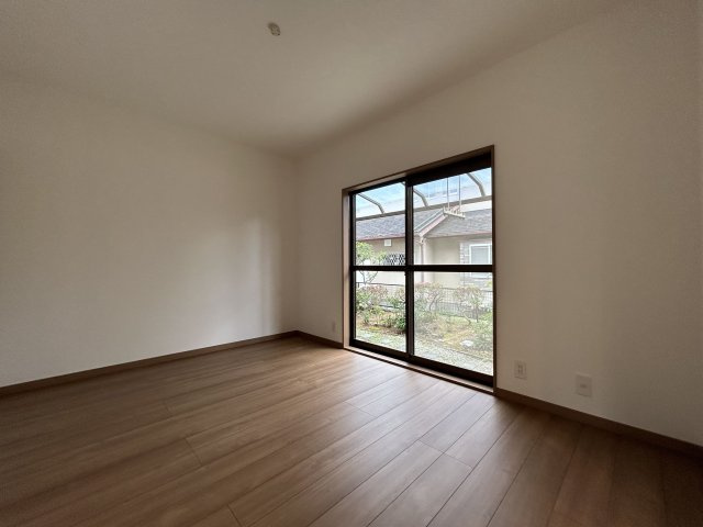 光が丘４丁目戸建ての洋室