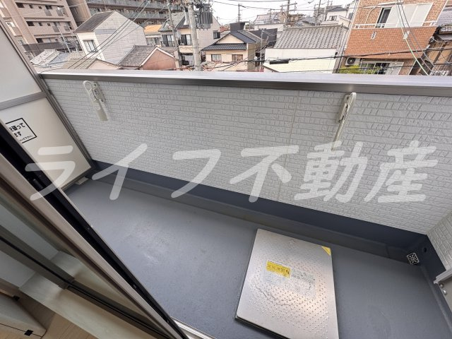 フォレストクリエオーレ枚岡壱番館のバルコニー|お洗濯にも便利なバルコニー付き