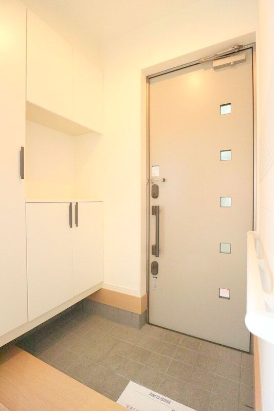 大田区田園調布１丁目住宅の玄関|玄関　シューズBOX