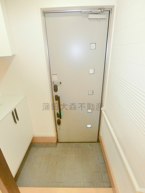 大田区田園調布１丁目住宅の玄関