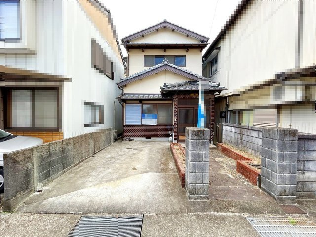 土佐市高岡町甲　中古戸建ての駐車場
