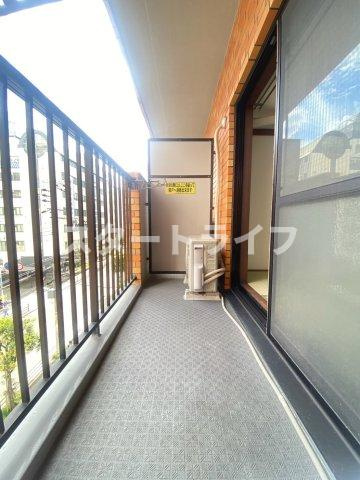 大阪市淀川区西宮原１丁目の賃貸マンションのバルコニー