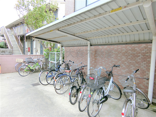 シンフォニー森ケ崎のその他共用部分|屋根付きの駐輪場　