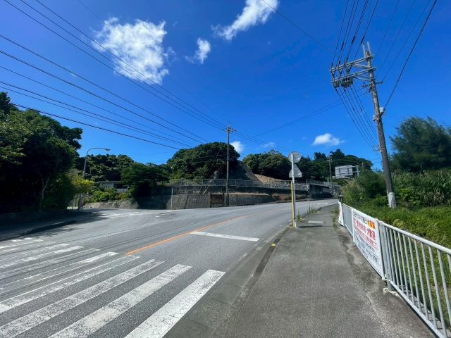 今帰仁村湧川の周辺