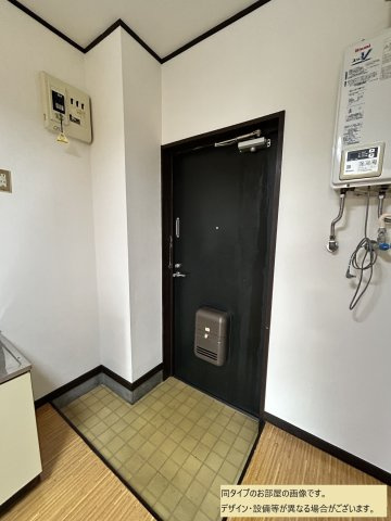 ハイツキャピタルの玄関